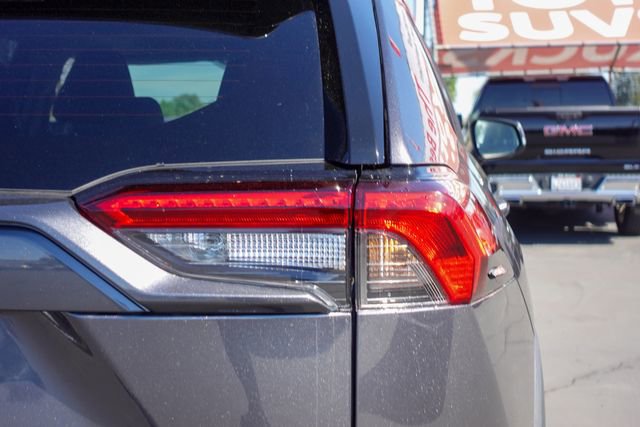 Certified 2022 Toyota RAV4 XLE Premium image 9
