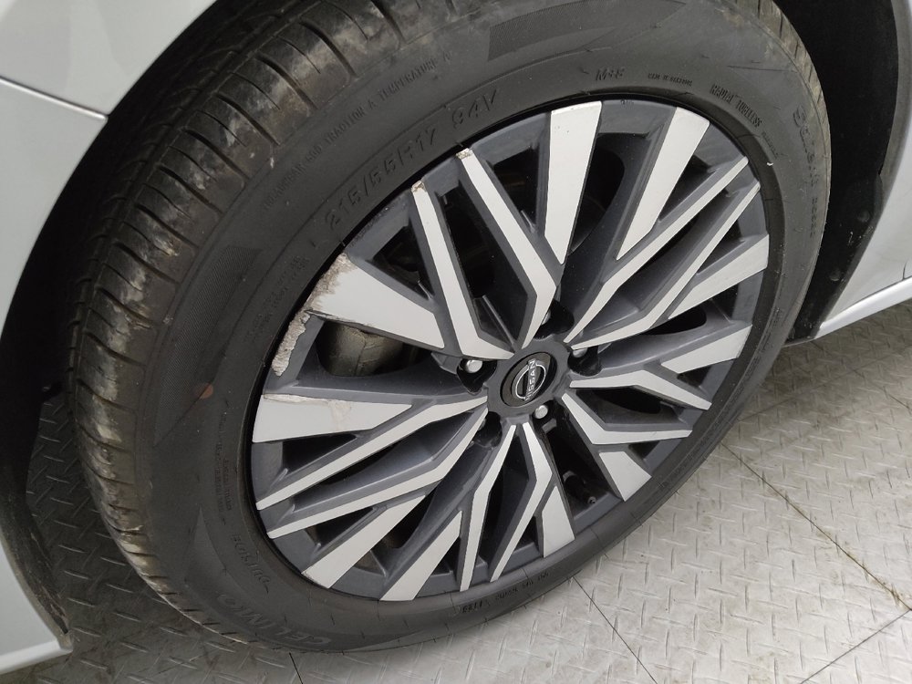 Used 2024 Nissan Altima 2.5 SV image 31