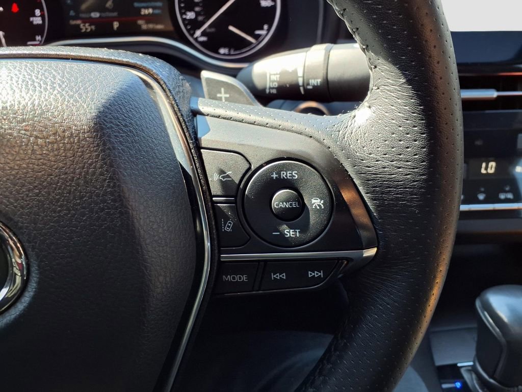 Used 2021 Toyota Avalon XSE image 19