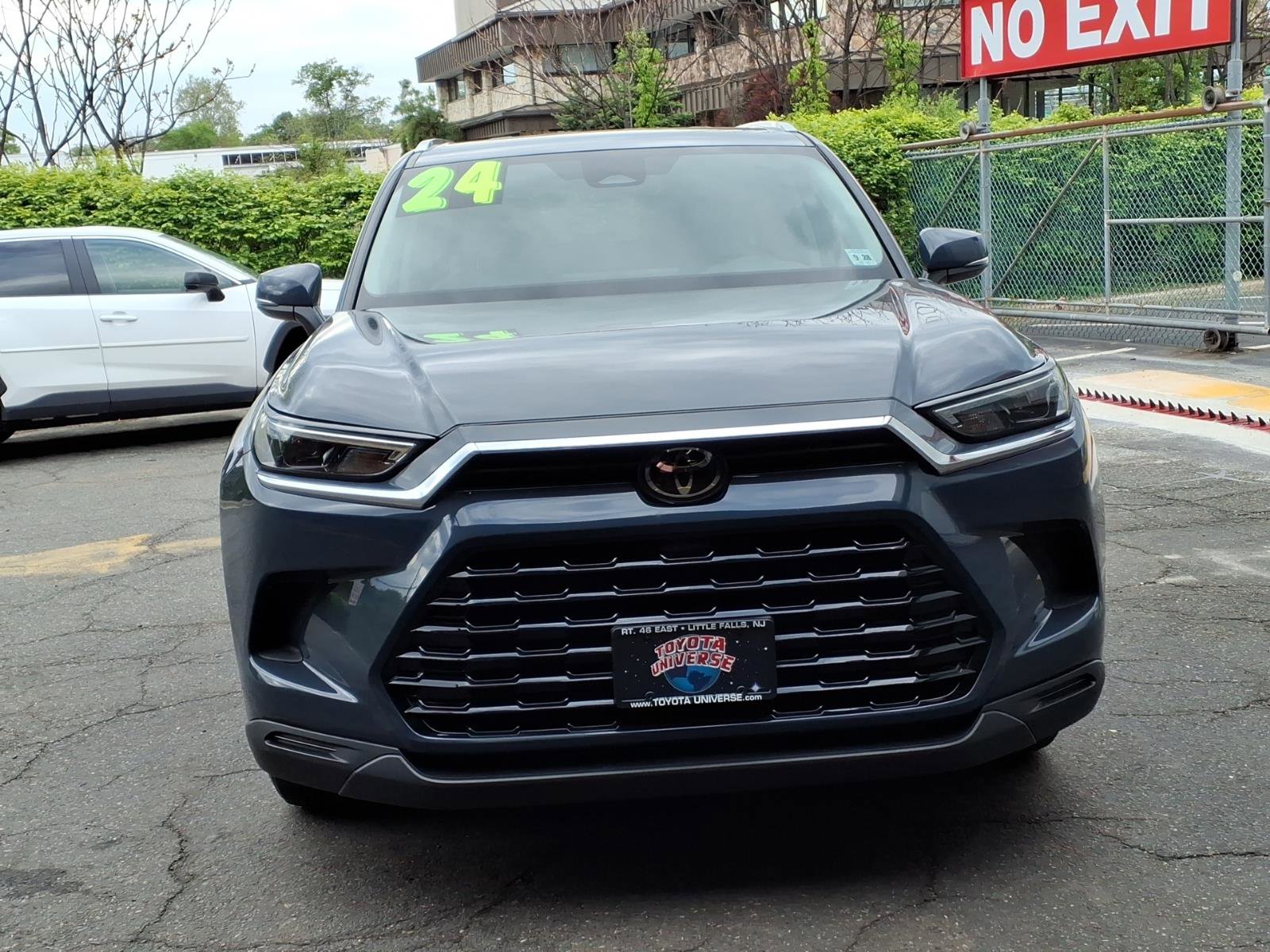 Certified 2024 Toyota Grand Highlander AWD image 2
