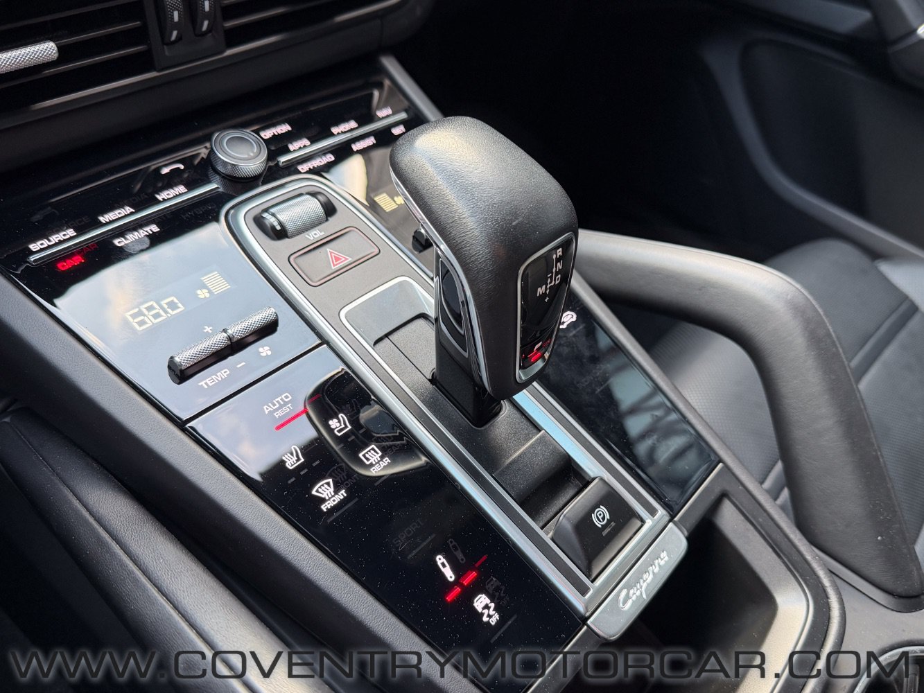 Used 2022 Porsche Cayenne GTS AWD/4WD image 28