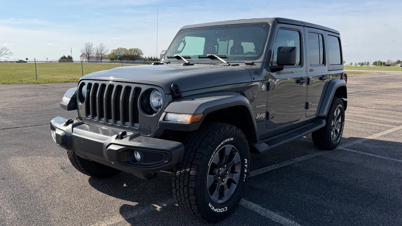 Used 2018 Jeep Wrangler Unlimited Sahara image 11