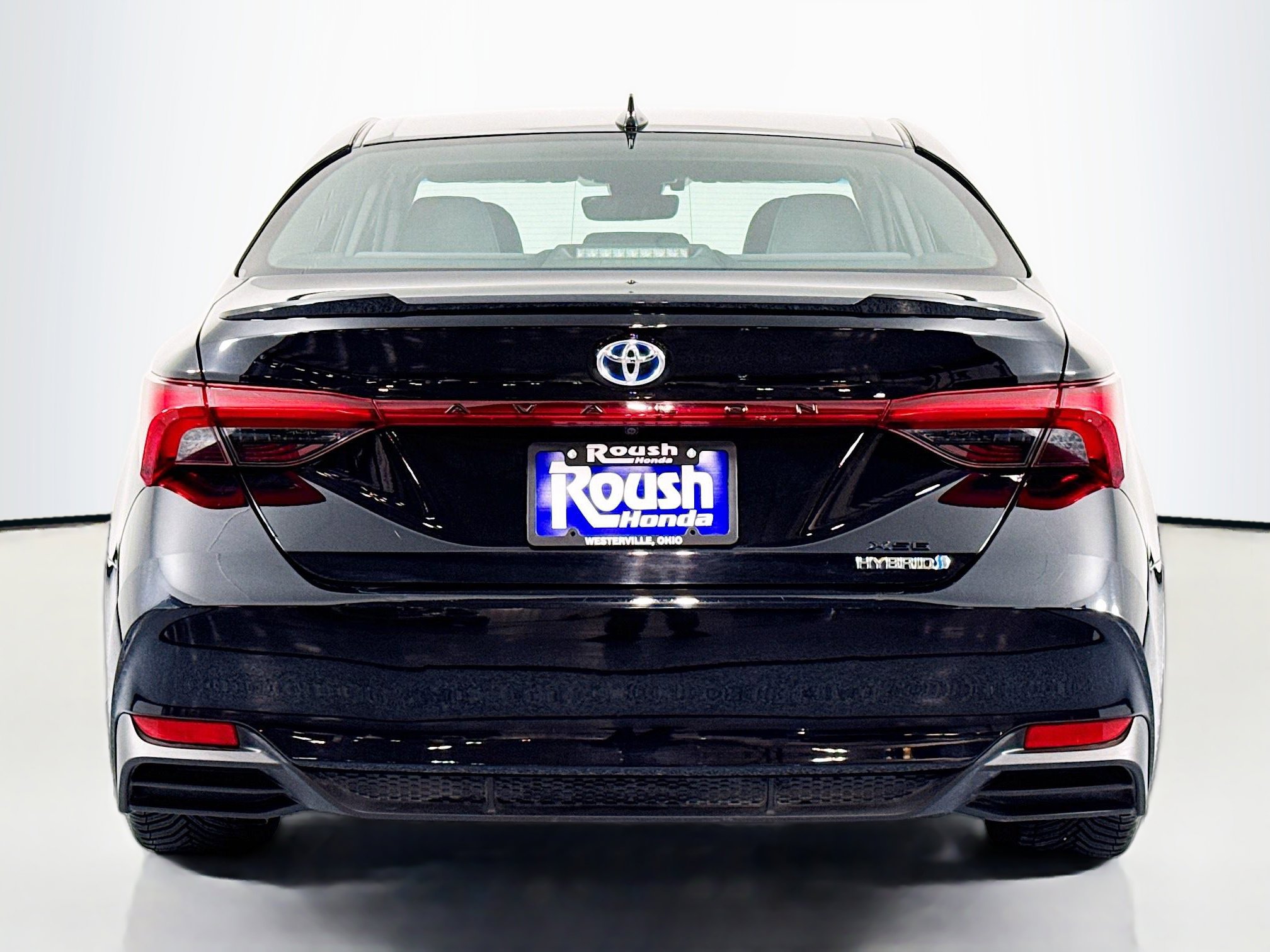 Used 2019 Toyota Avalon XSE image 6