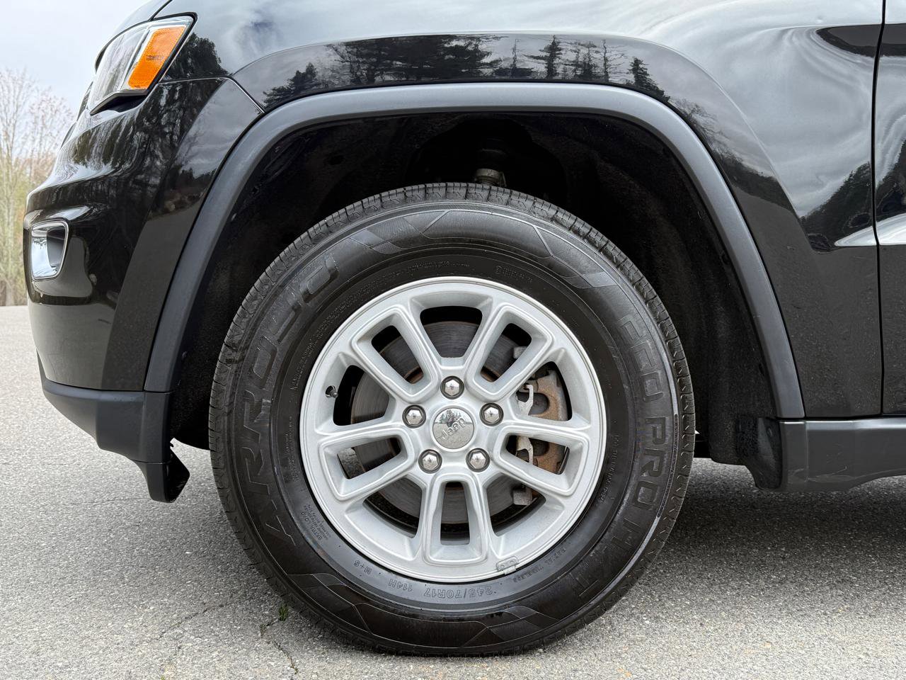 Used 2020 Jeep Grand Cherokee Laredo AWD/4WD image 8