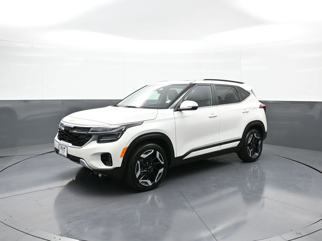 Certified 2025 Kia Seltos SX w/ SX Sunroof Package image 10