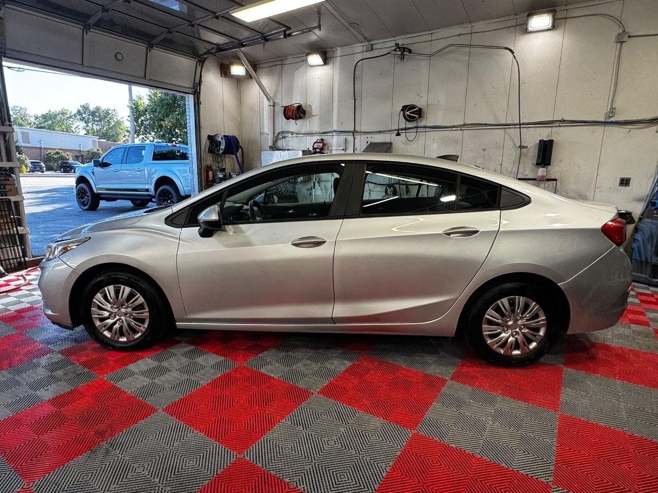 Used 2017 Chevrolet Cruze LS FWD image 4