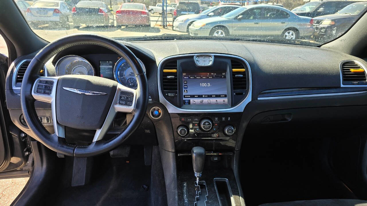 Used 2011 Chrysler 300 RWD image 9