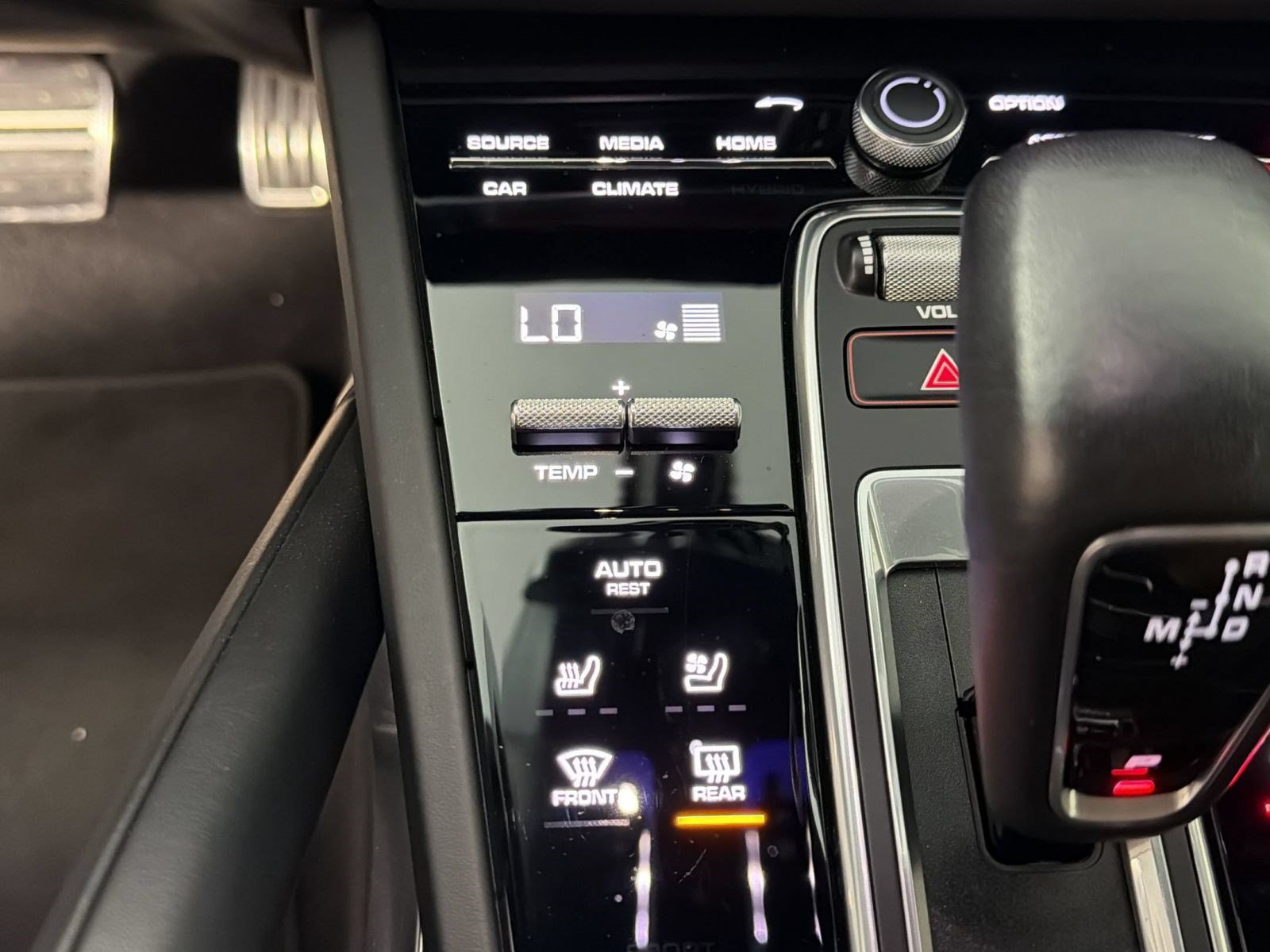 Certified 2020 Porsche Cayenne Turbo AWD/4WD image 18