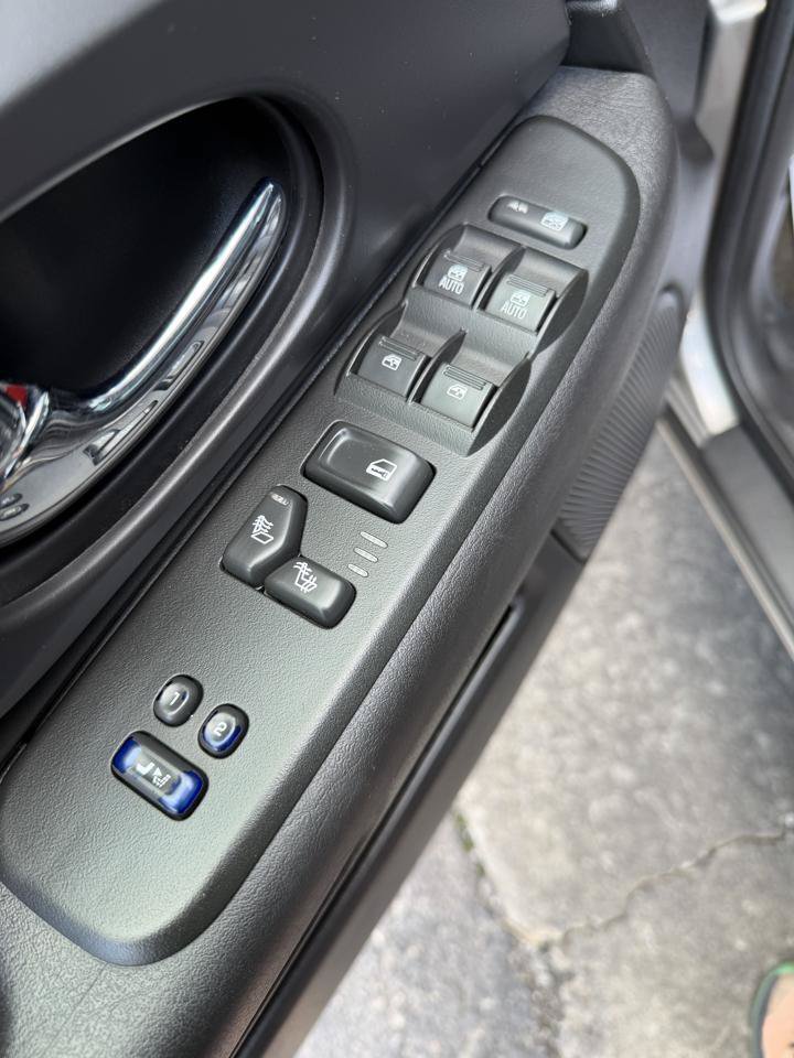 Used 2006 GMC Envoy XL SLT AWD/4WD image 18