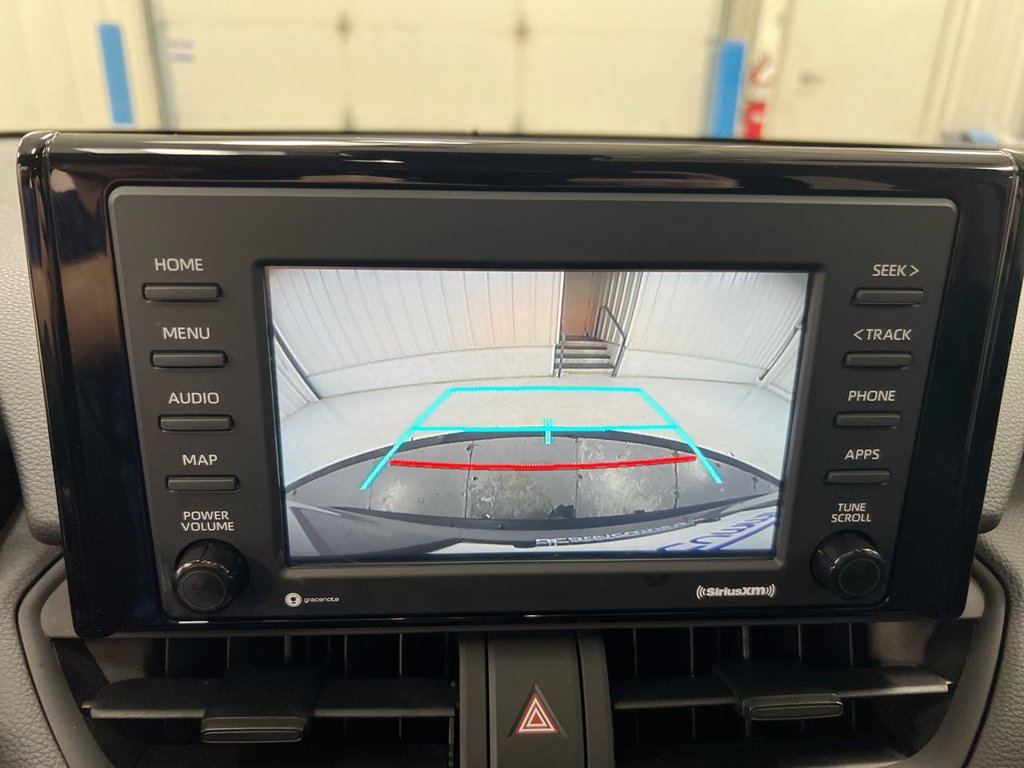 Used 2022 Toyota RAV4 XLE AWD/4WD image 15