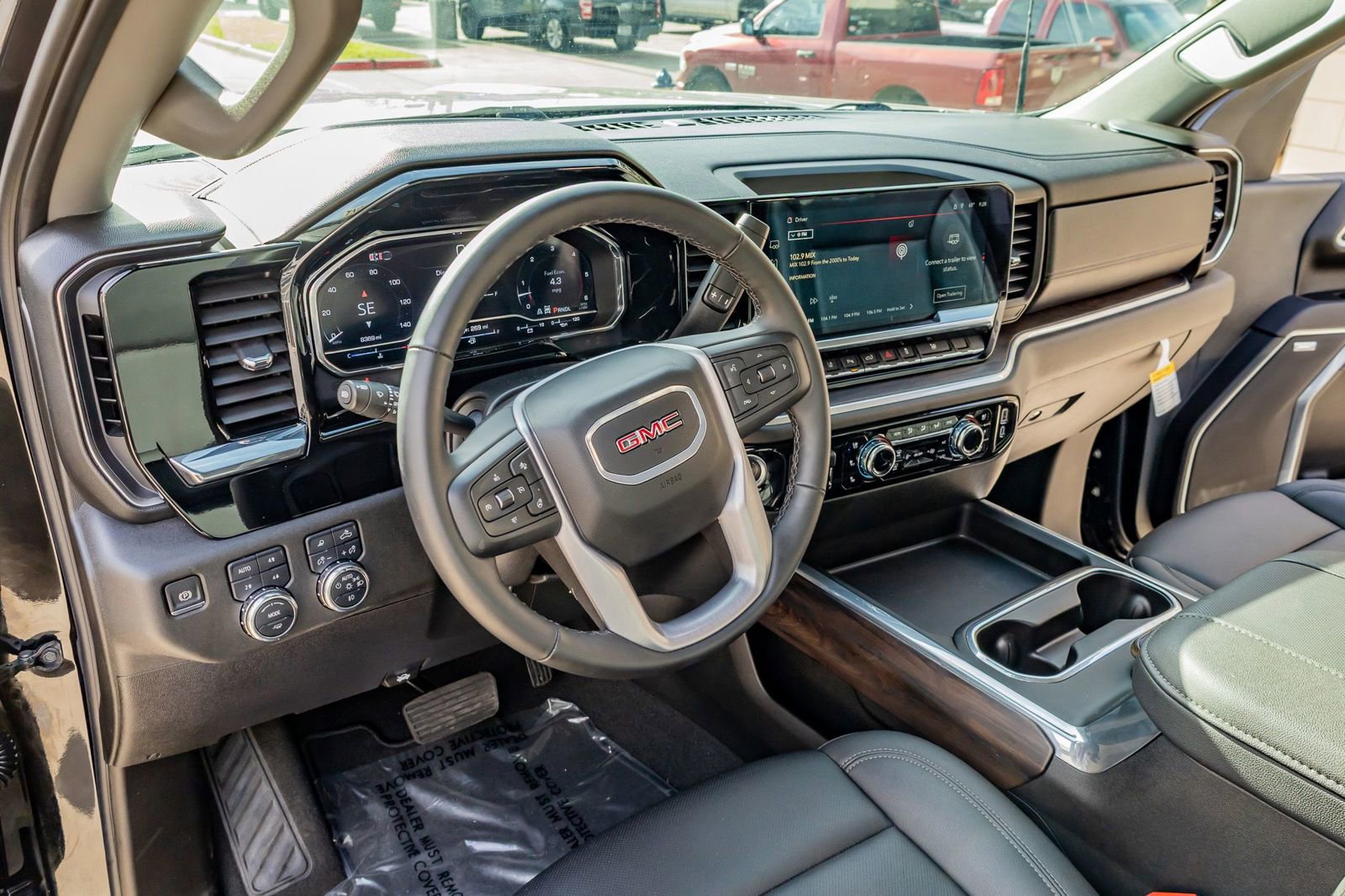 Used 2025 GMC Sierra 3500 SLT w/ Texas SLT Premium Package image 17