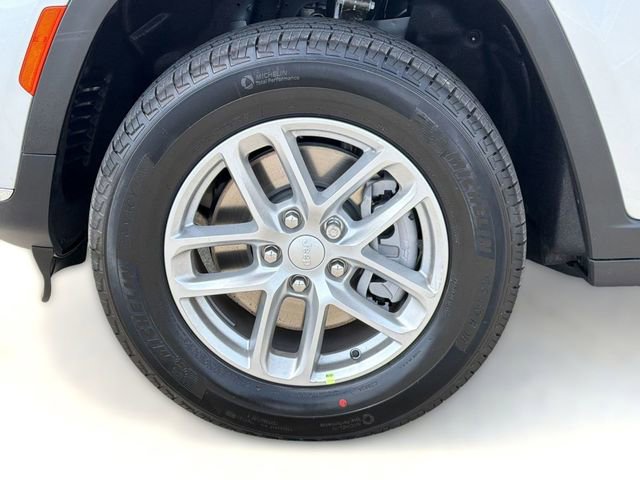 New 2026 Jeep Grand Cherokee L Laredo AWD/4WD image 12