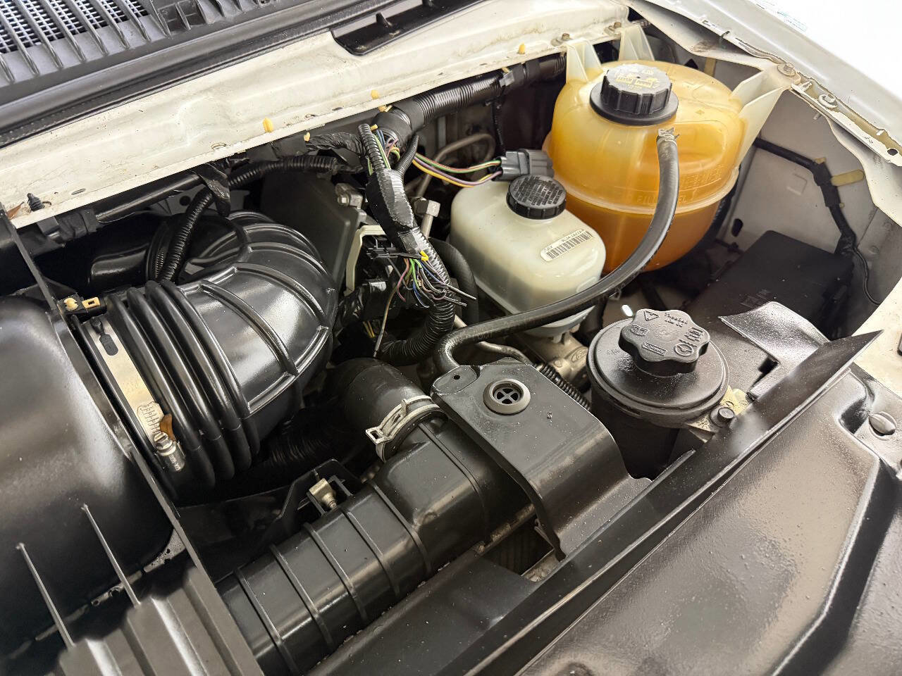 Used 2016 Ford E-350 and Econoline 350 Super Duty w/ Shuttle Bus Prep Package image 86