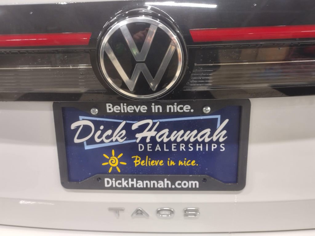 Used 2025 Volkswagen Taos SE image 17