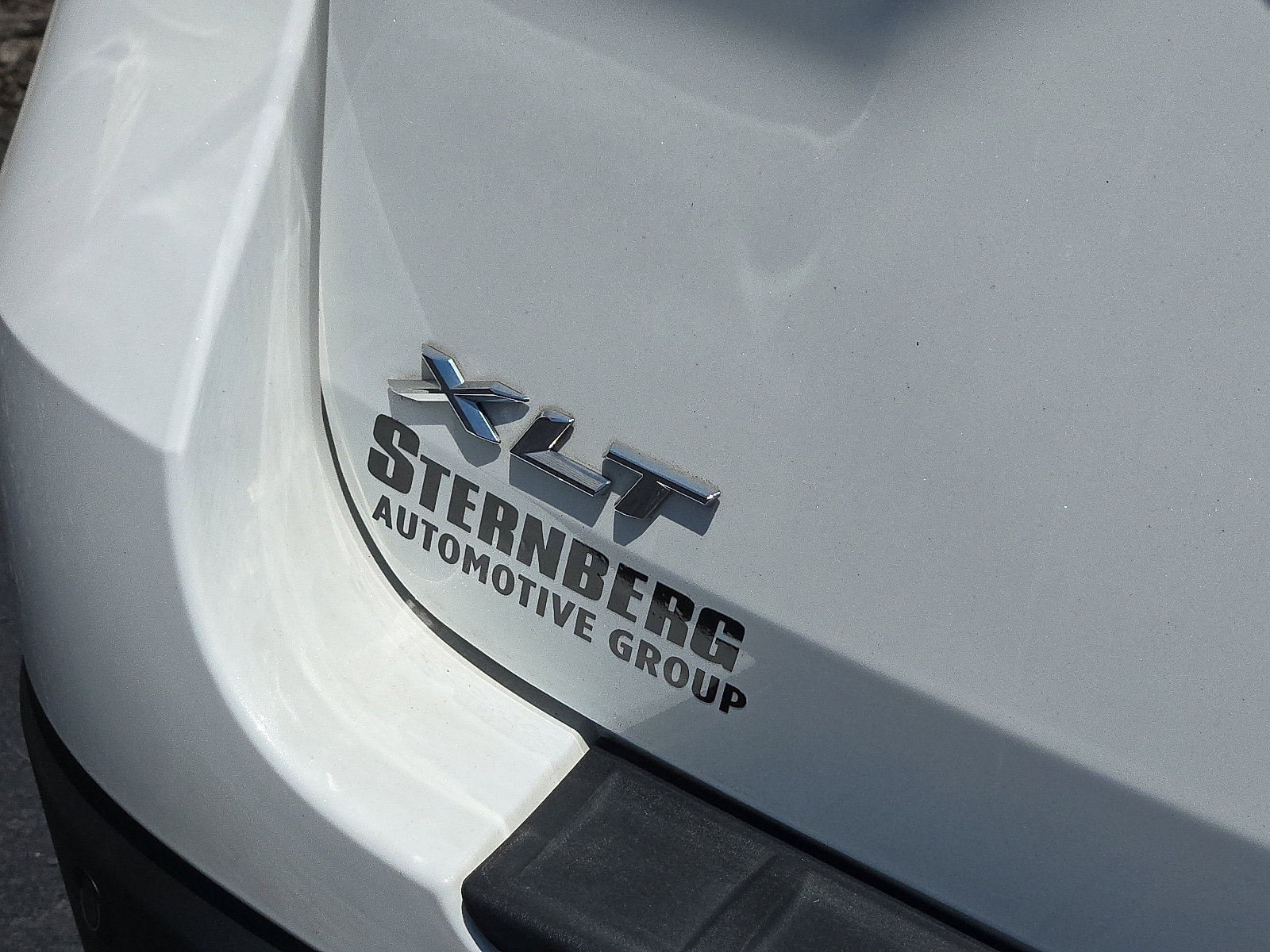 Certified 2022 Ford Explorer XLT w/ Equipment Group 202A image 5