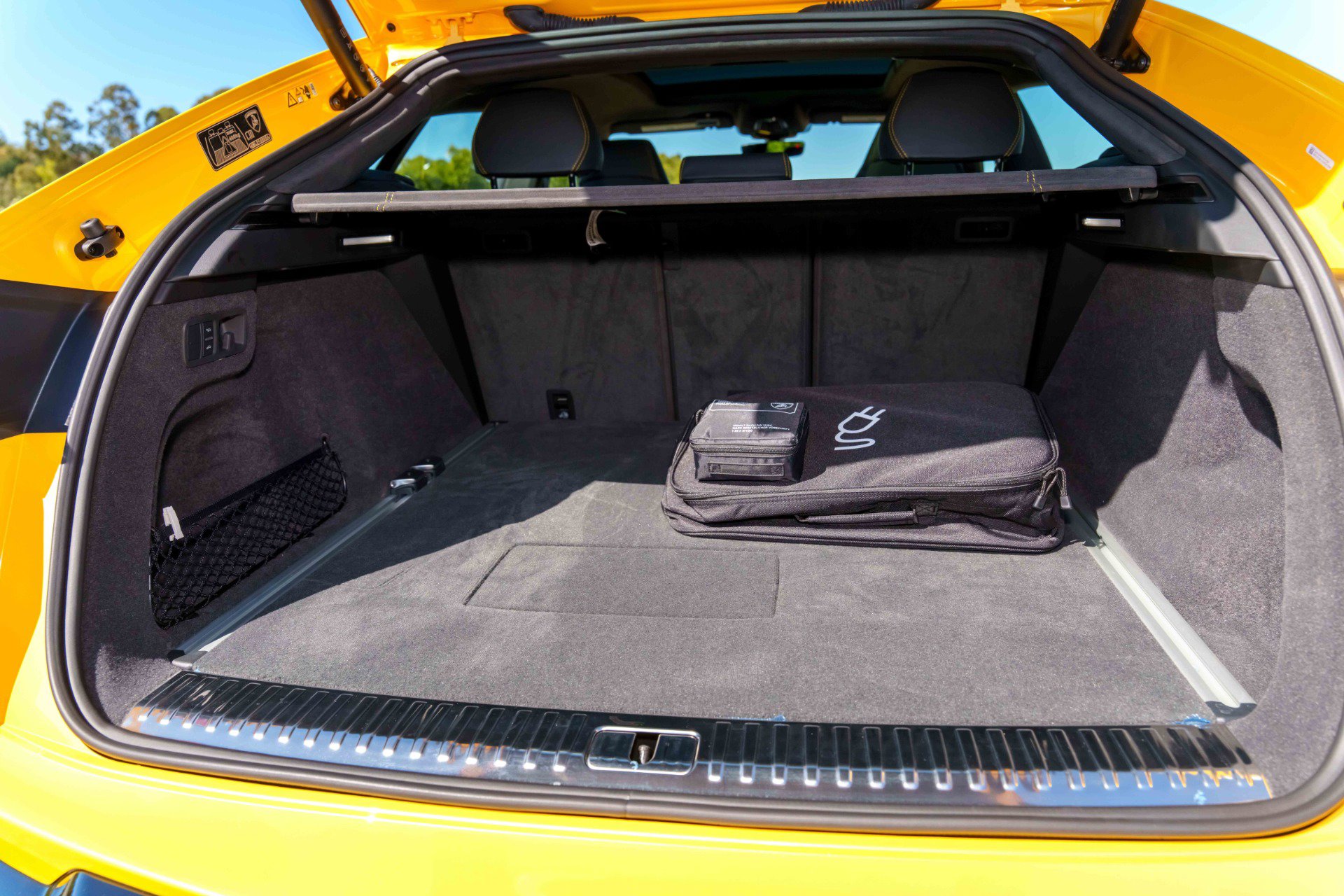 Used 2025 Lamborghini Urus SE image 41