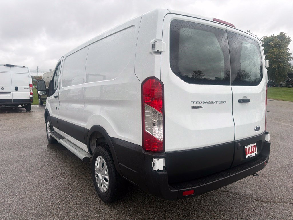 Used 2025 Ford Transit 250 Low Roof w/ Exterior Upgrade Package RWD image 4