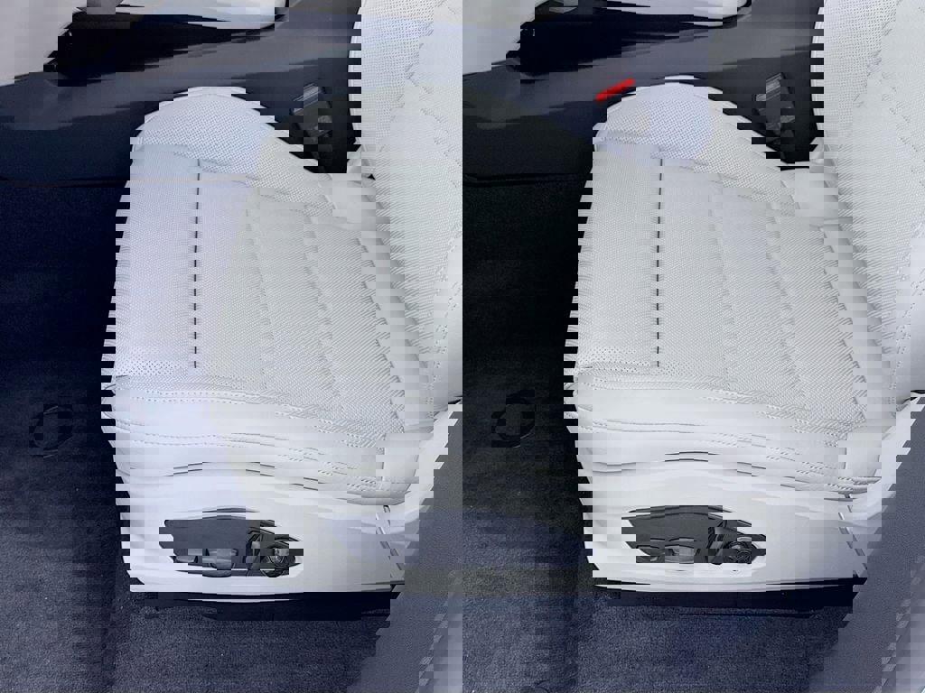 New 2026 Porsche Macan Electric image 14