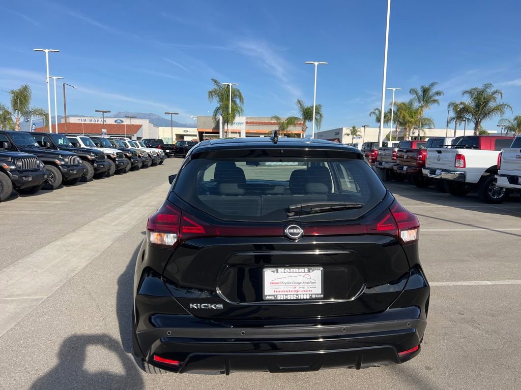 Used 2024 Nissan Kicks S FWD image 7