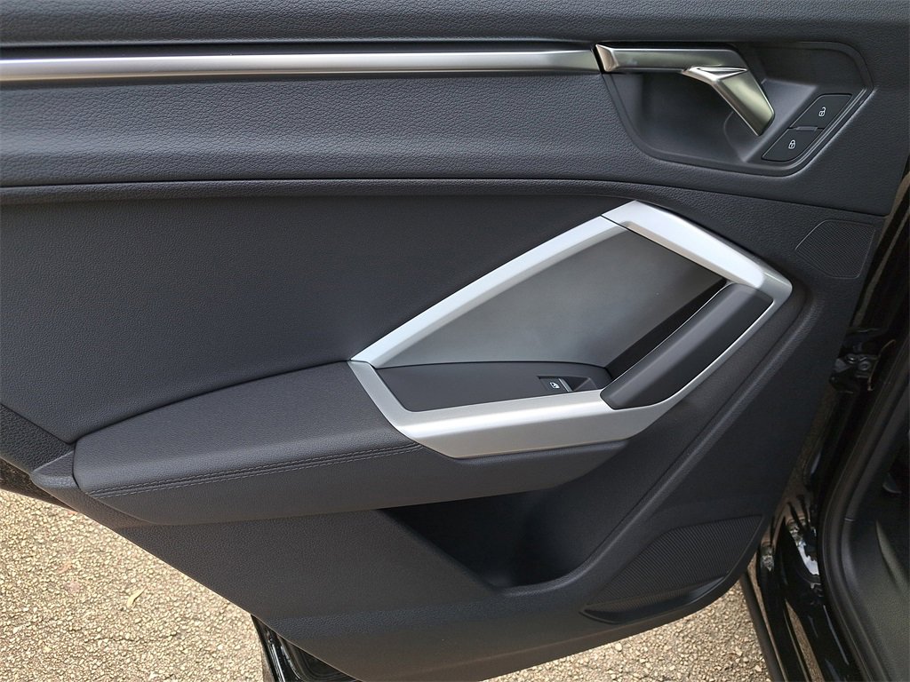 New 2025 Audi Q3 2.0T Premium image 29