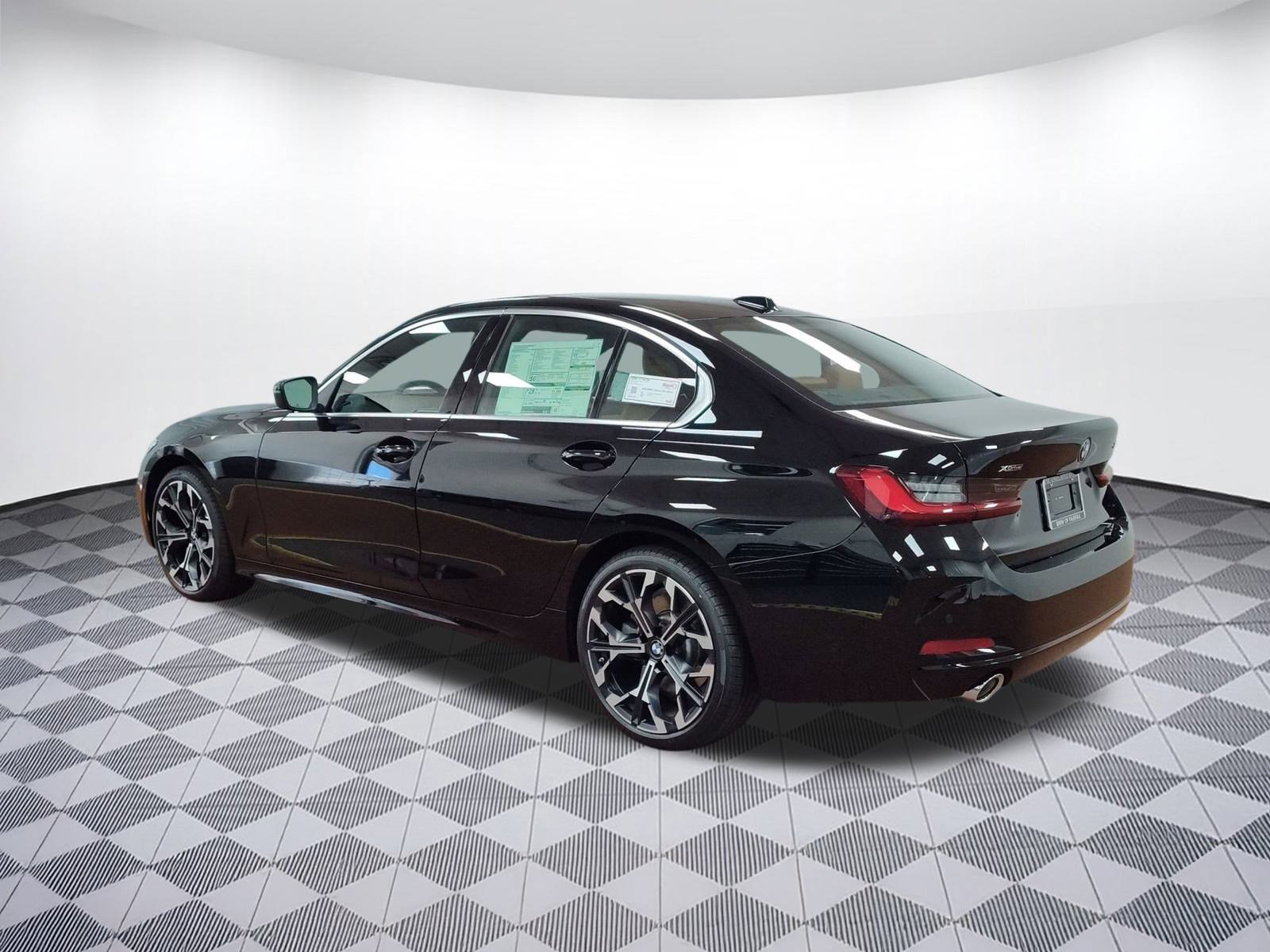 Used 2025 BMW 330i xDrive Sedan w/ Premium Package image 3