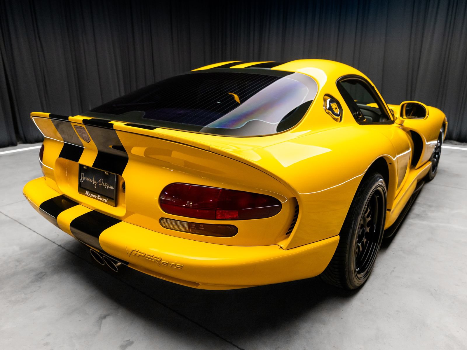 Used 2001 Dodge Viper GTS RWD image 16