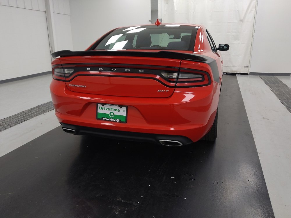 Used 2017 Dodge Charger SXT image 7