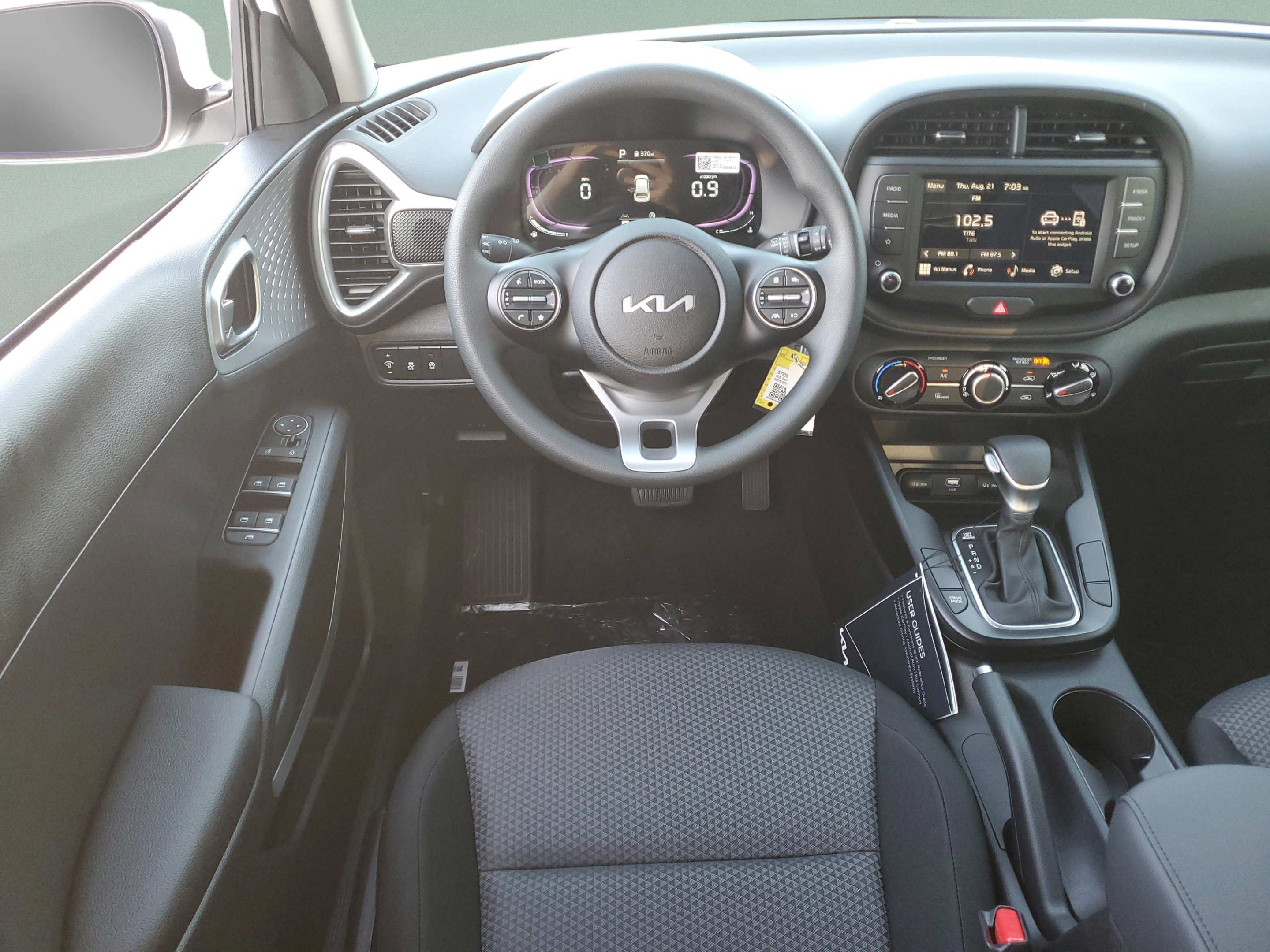 Used 2025 Kia Soul LX FWD image 7