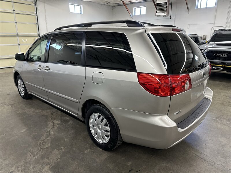 Used 2007 Toyota Sienna LE FWD image 5