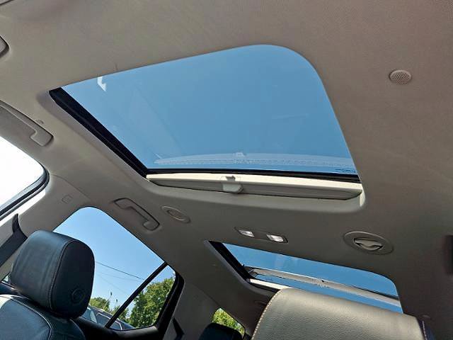 Used 2019 Chevrolet Traverse Premier w/ Redline Edition AWD/4WD image 15