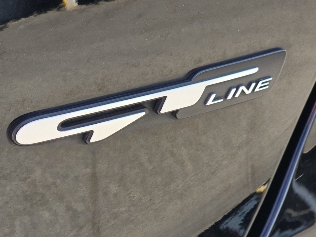 Used 2023 Kia Forte GT-Line w/ GT-Line Technology Package FWD image 3