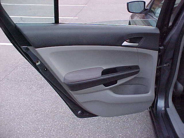 Used 2010 Honda Accord LX image 17