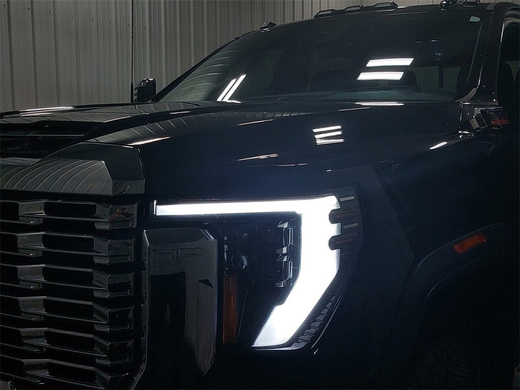 Used 2024 GMC Sierra 3500 Denali w/ Denali Reserve Package image 34