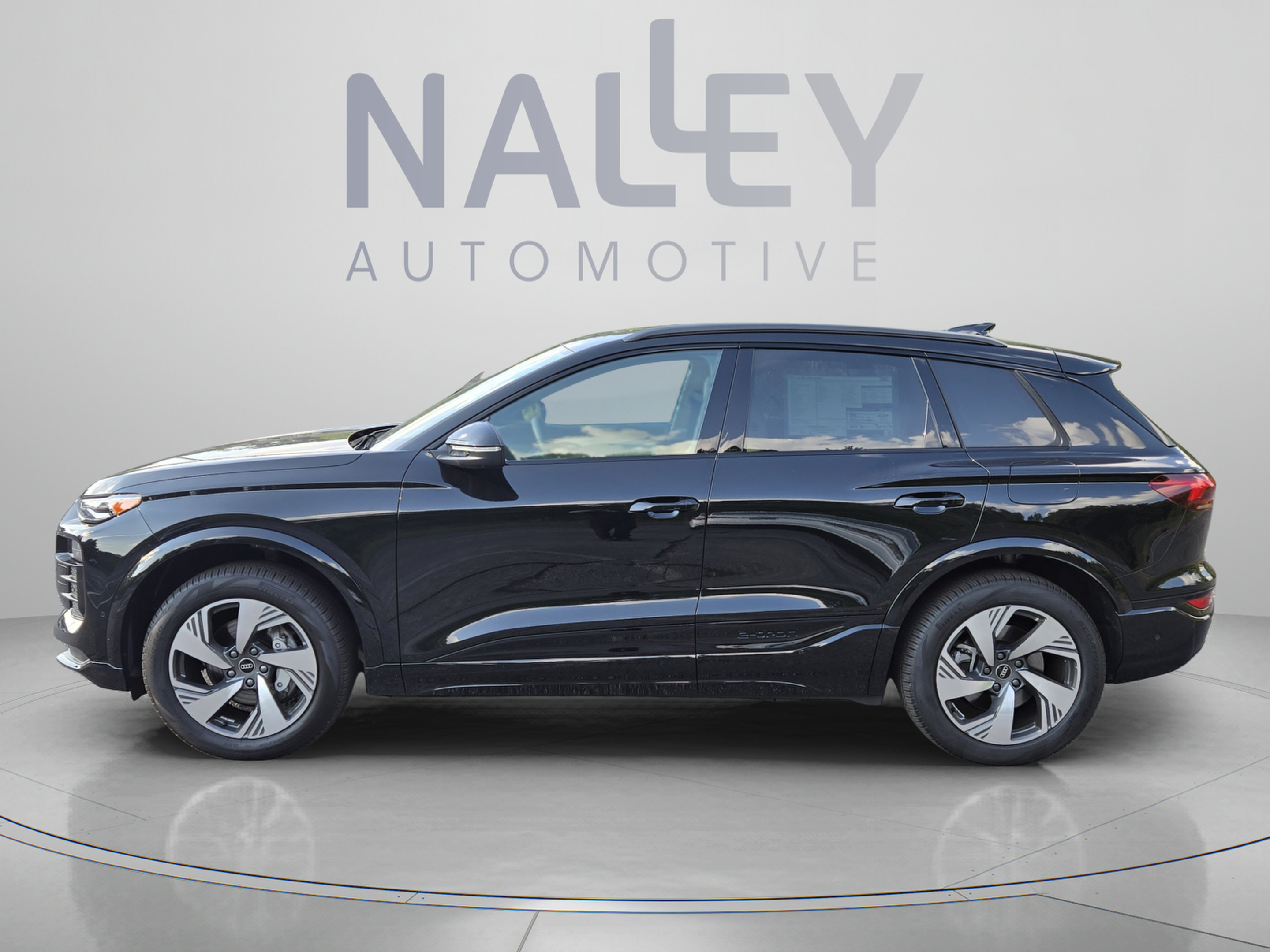 New 2025 Audi Q6 e-tron Premium AWD/4WD image 2