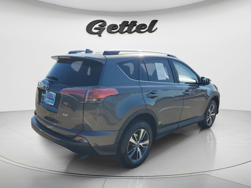 Used 2017 Toyota RAV4 XLE image 4