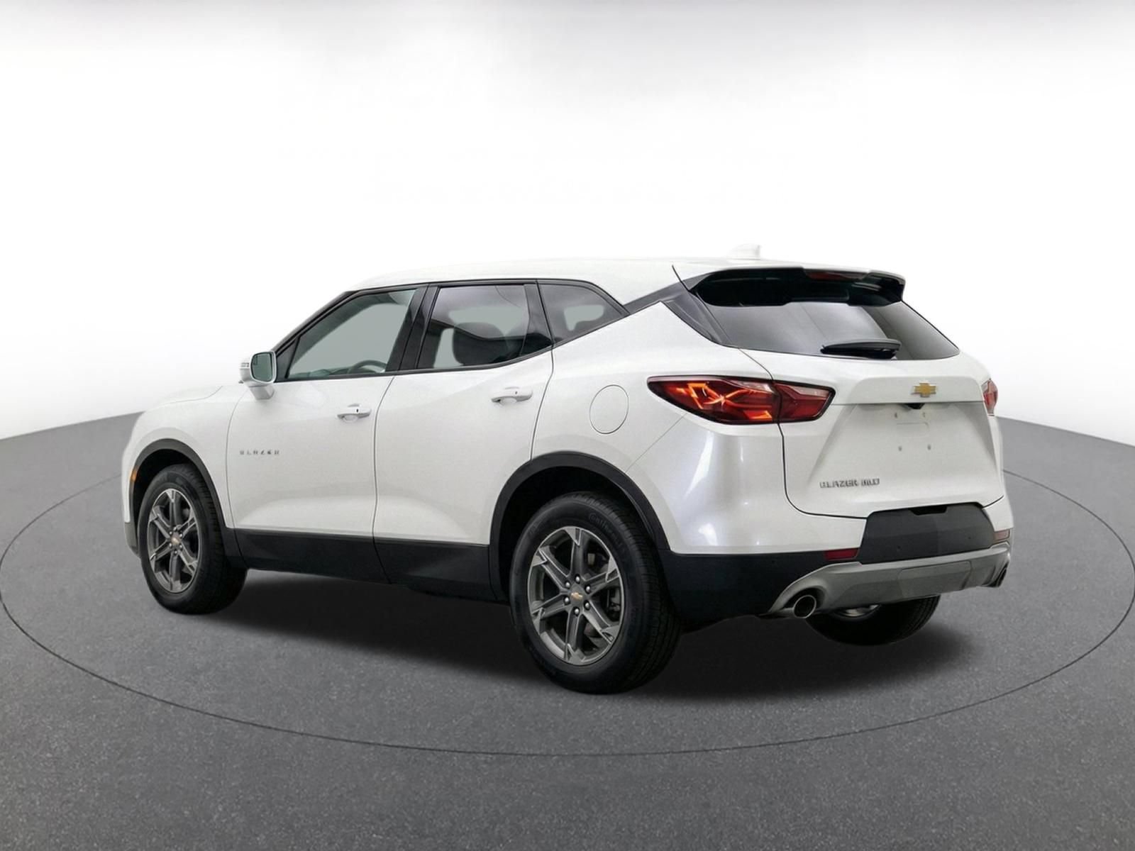 Used 2026 Chevrolet Blazer LT FWD image 6
