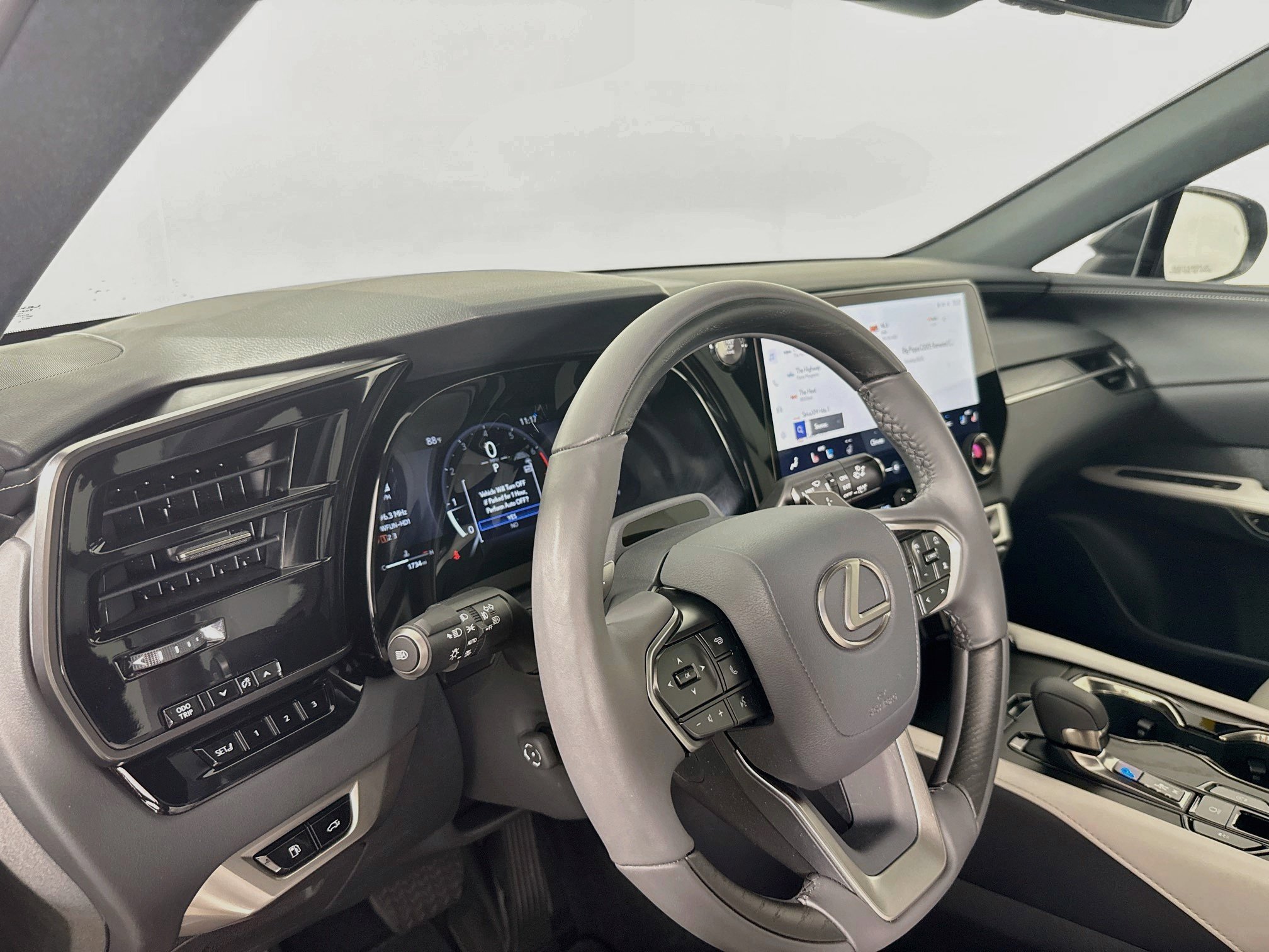Certified 2025 Lexus RX 350 F Sport w/ Convenience Package FWD image 10