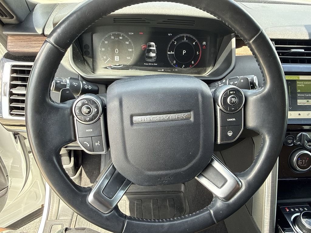 Used 2018 Land Rover Discovery HSE image 21