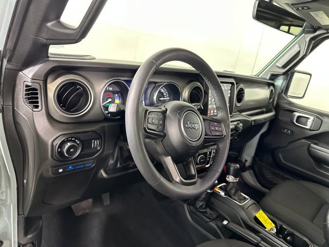 Used 2023 Jeep Wrangler Unlimited image 13