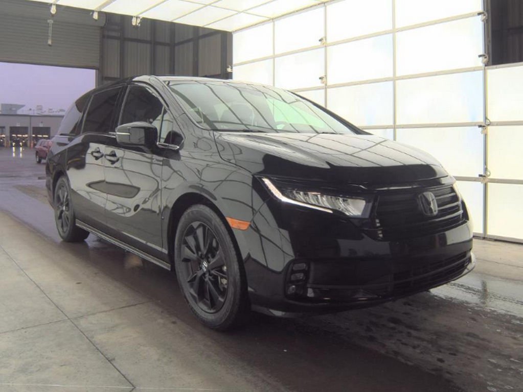 Used 2024 Honda Odyssey Sport image 4