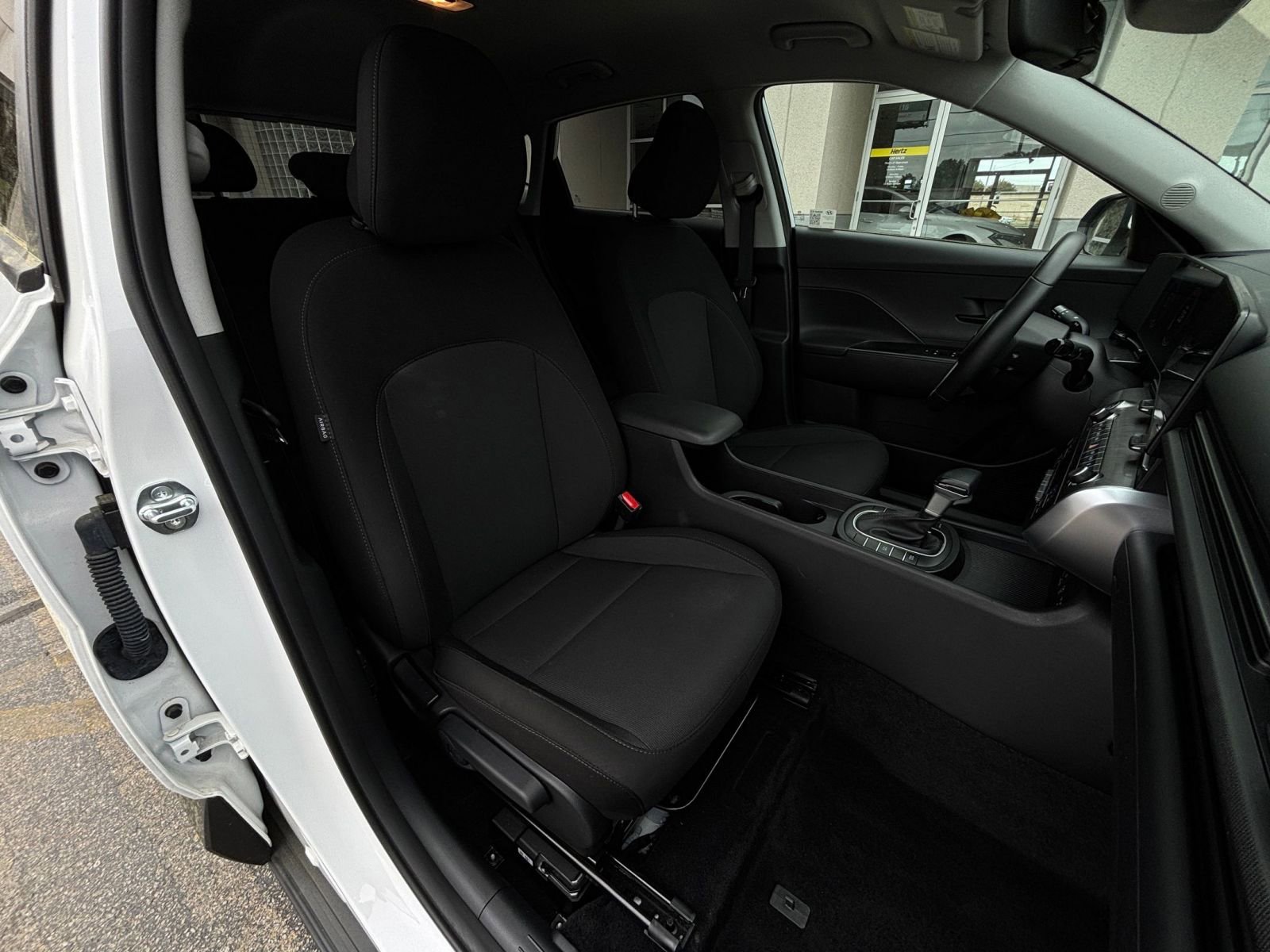 Used 2025 Hyundai Kona SEL image 38