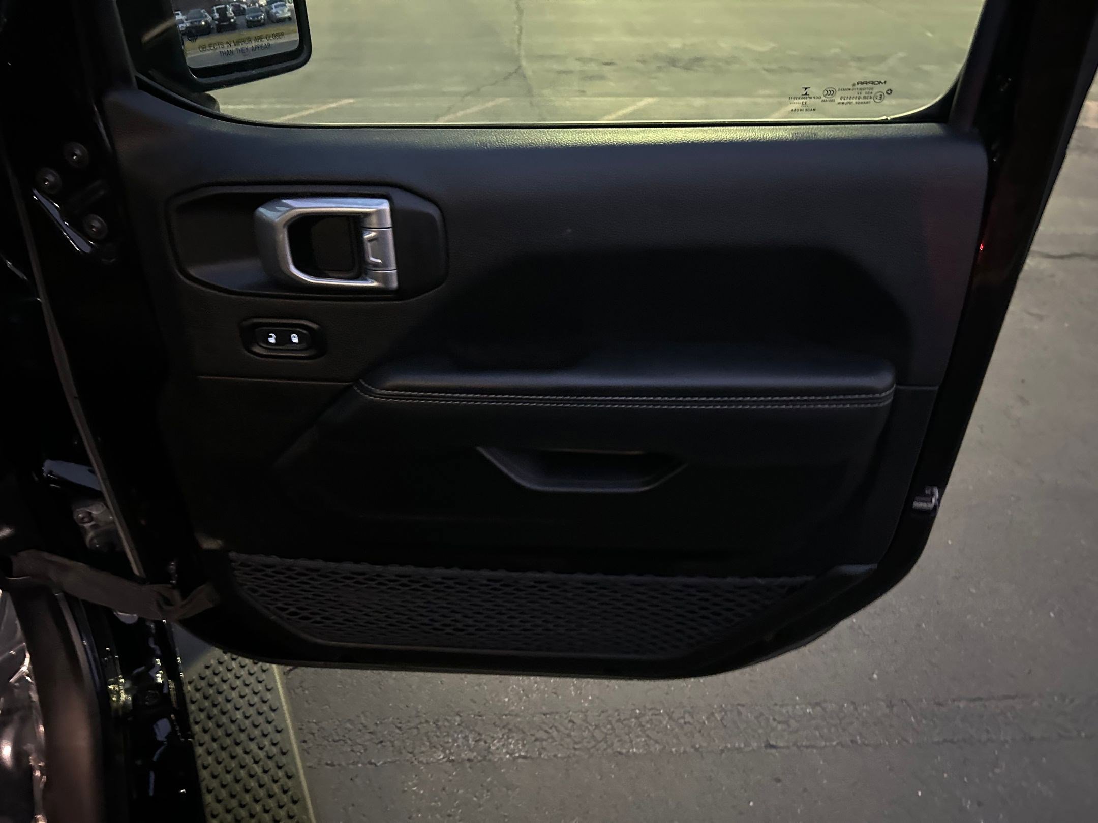 Used 2022 Jeep Wrangler Unlimited Sahara w/ Cold Weather Group image 27