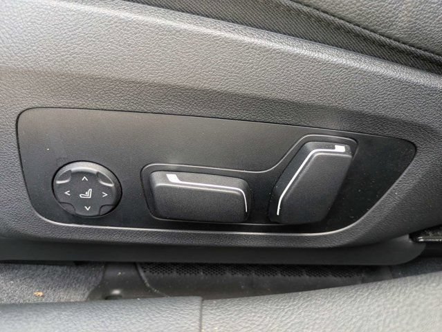 Used 2025 BMW M440i RWD image 25