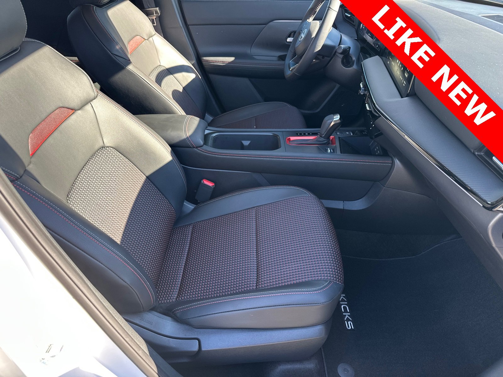Certified 2025 Nissan Kicks SR image 13