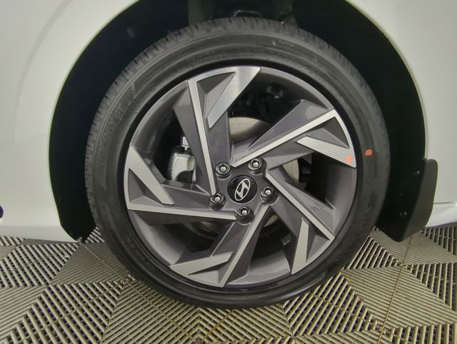 New 2026 Hyundai Elantra Limited image 16