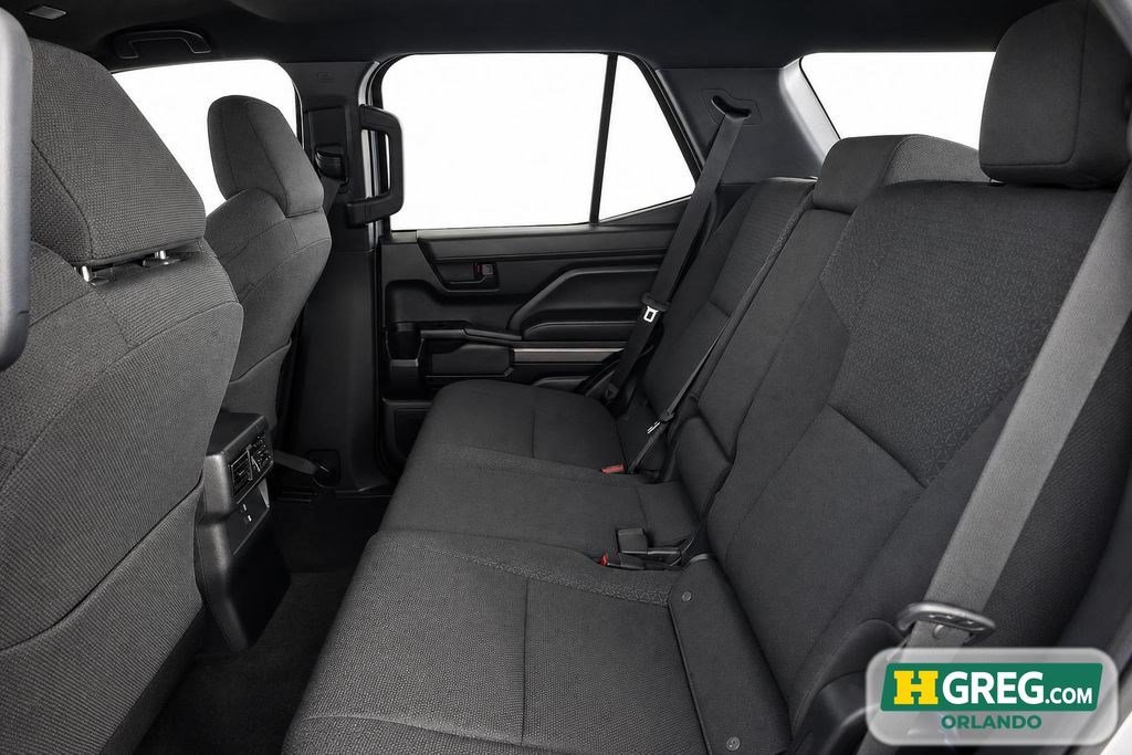 Used 2025 Toyota 4Runner SR5 AWD/4WD image 13