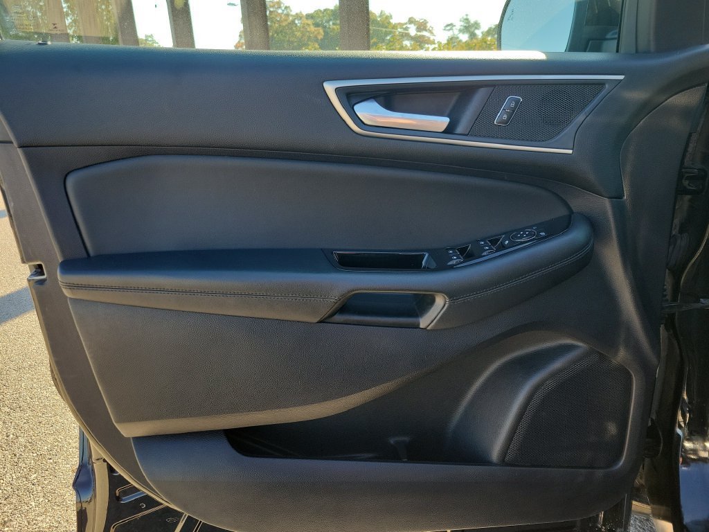 Used 2019 Ford Edge SEL AWD/4WD image 17