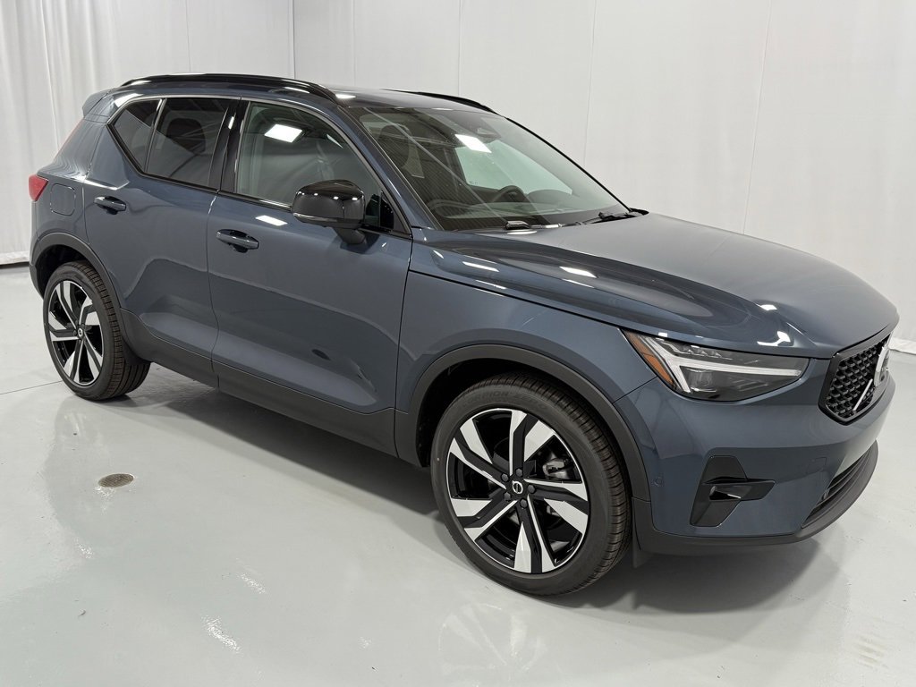 New 2026 Volvo XC40 B5 Ultra w/ Protection Package Premier image 4