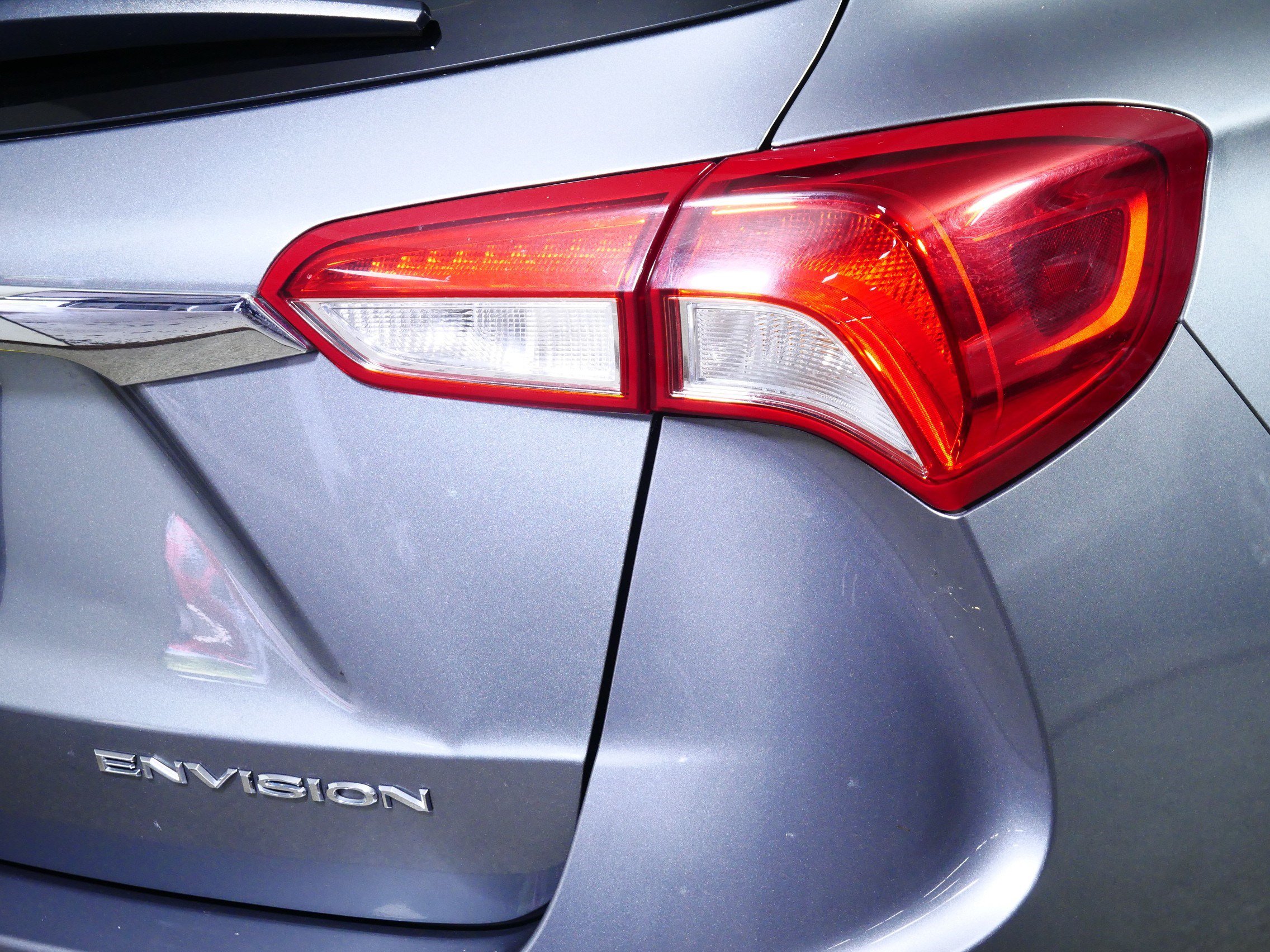 Used 2020 Buick Envision Essence FWD image 17