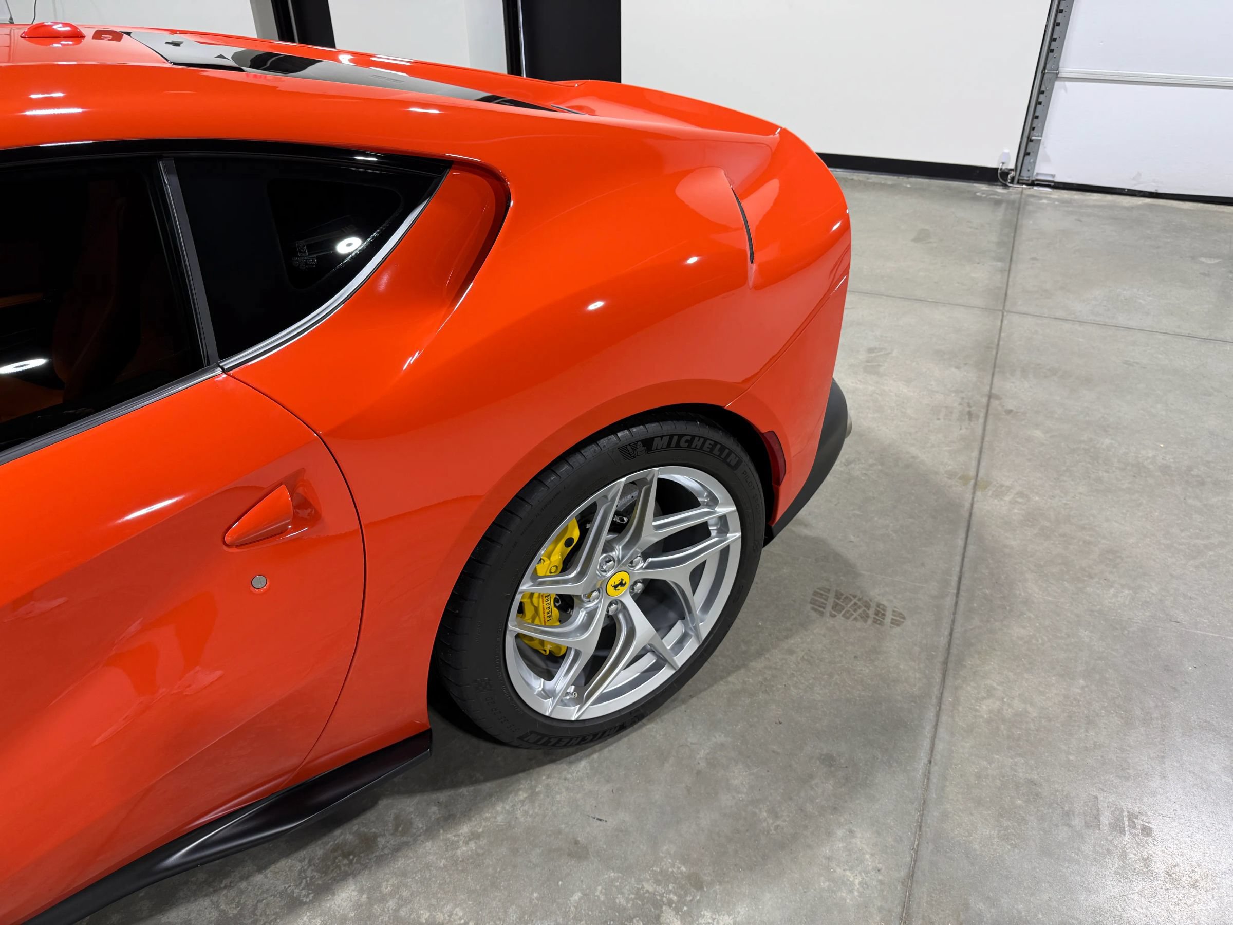 Used 2020 Ferrari 812 Superfast RWD image 15